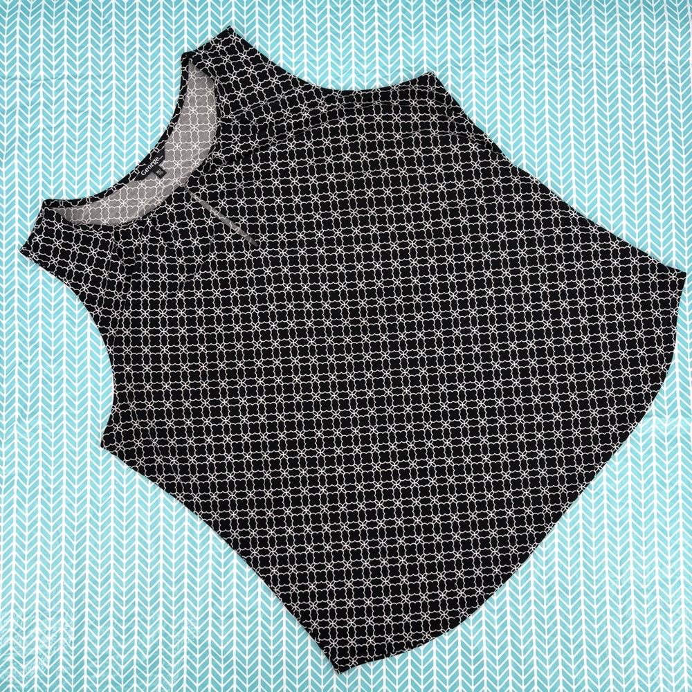 George Black & White Moroccan Pattern Round Keyhole Neck Sleeveless Top, XXL